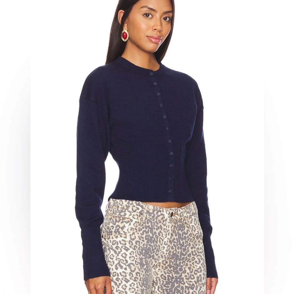 Lioness Sweater - Picture 2 of 3